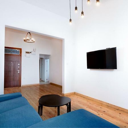 The White Apartment - Bogoridi Main Street Burgas Exterior foto