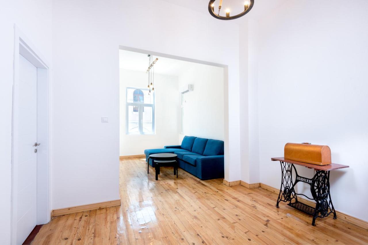 The White Apartment - Bogoridi Main Street Burgas Exterior foto